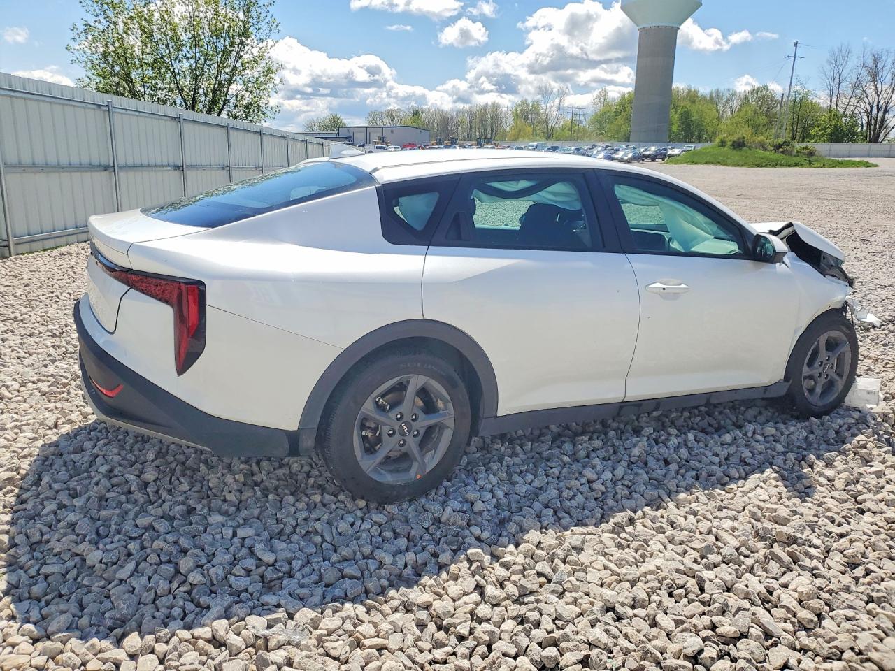 2025 Kia All other VIN 3KPFT4DE3SE109075 photo 3