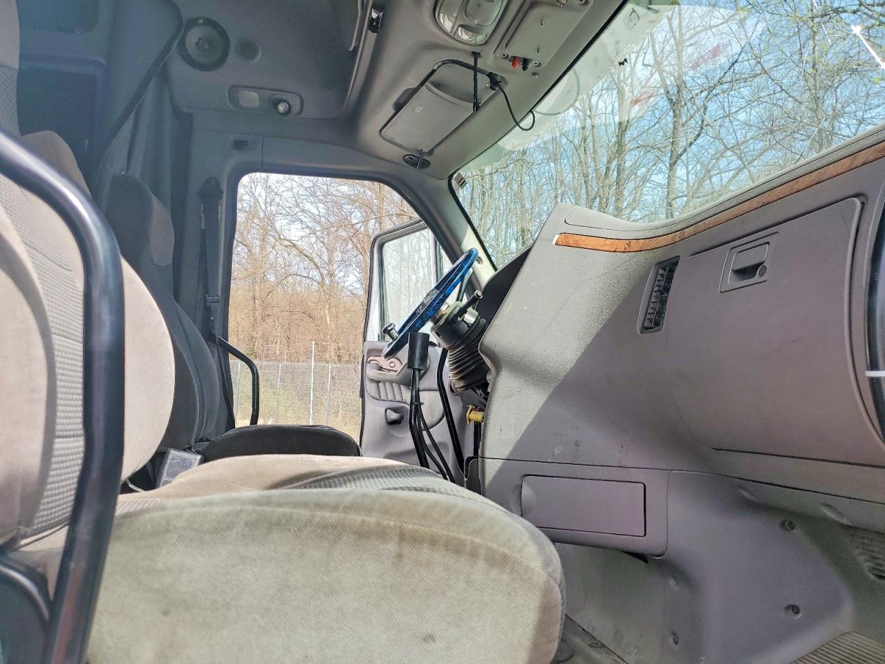 2012 PETERBILT All models VIN 1XP4DP9X7CD171080 photo 5