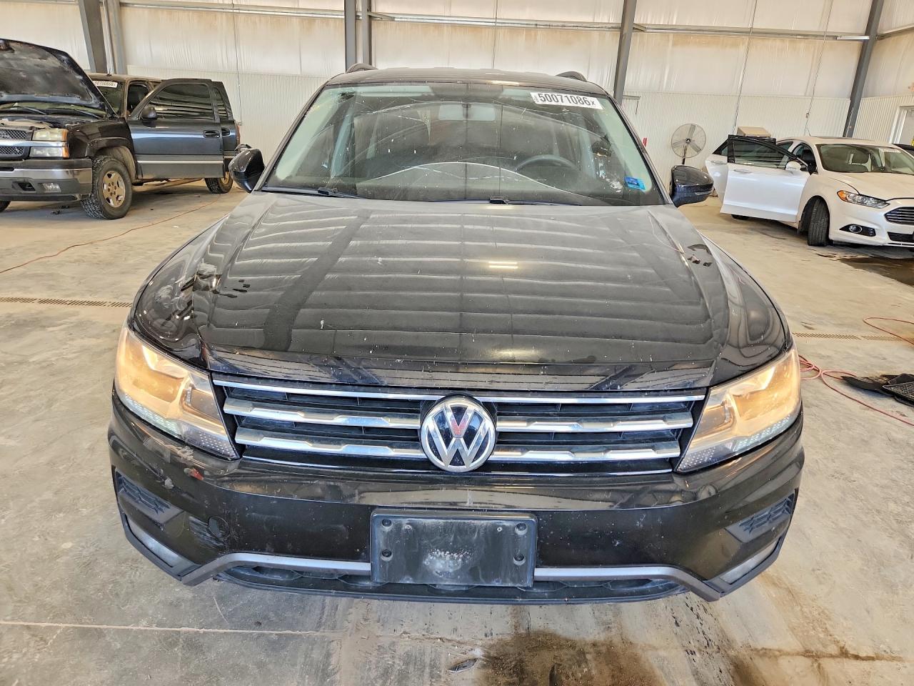 2018 Volkswagen Tiguan VIN 3VV1B7AX3JM019824 photo 5