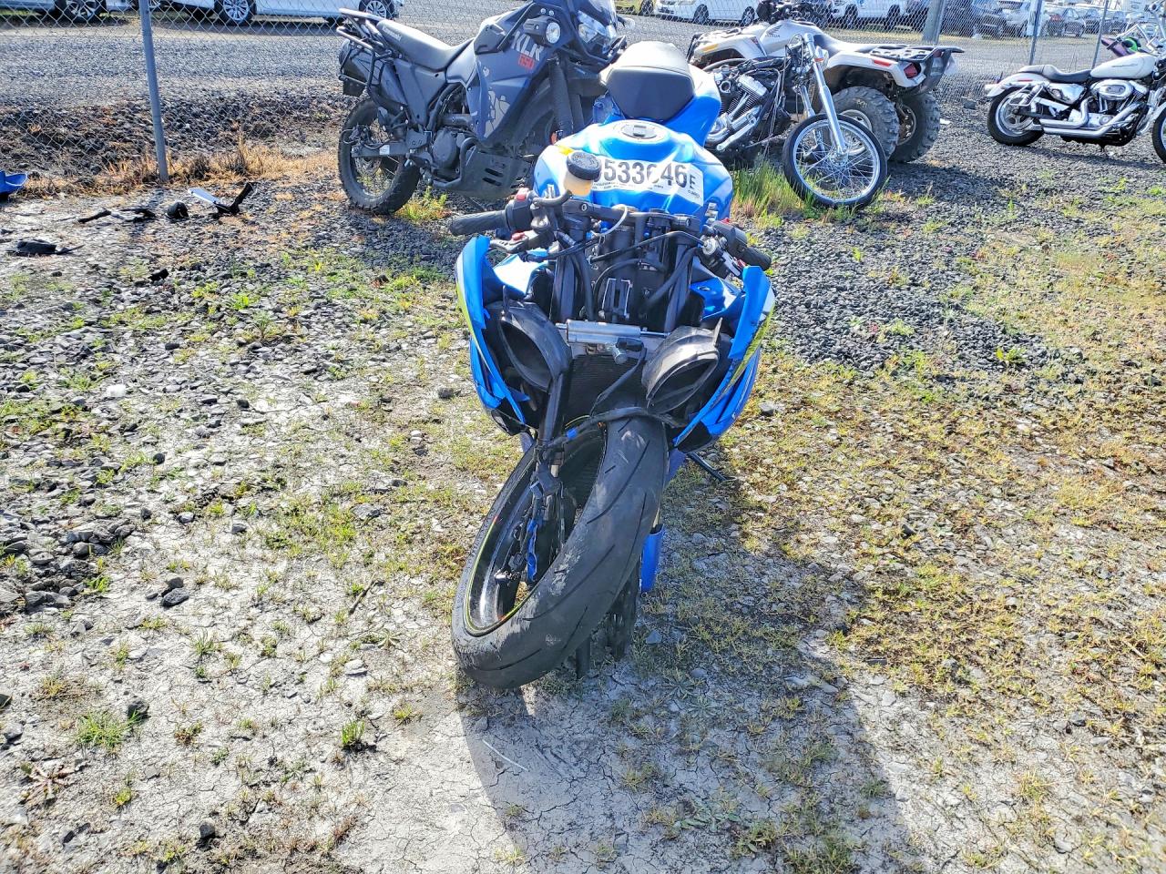 2015 Suzuki Gsxr1000 VIN JS1GT78A4F2100234 photo 2