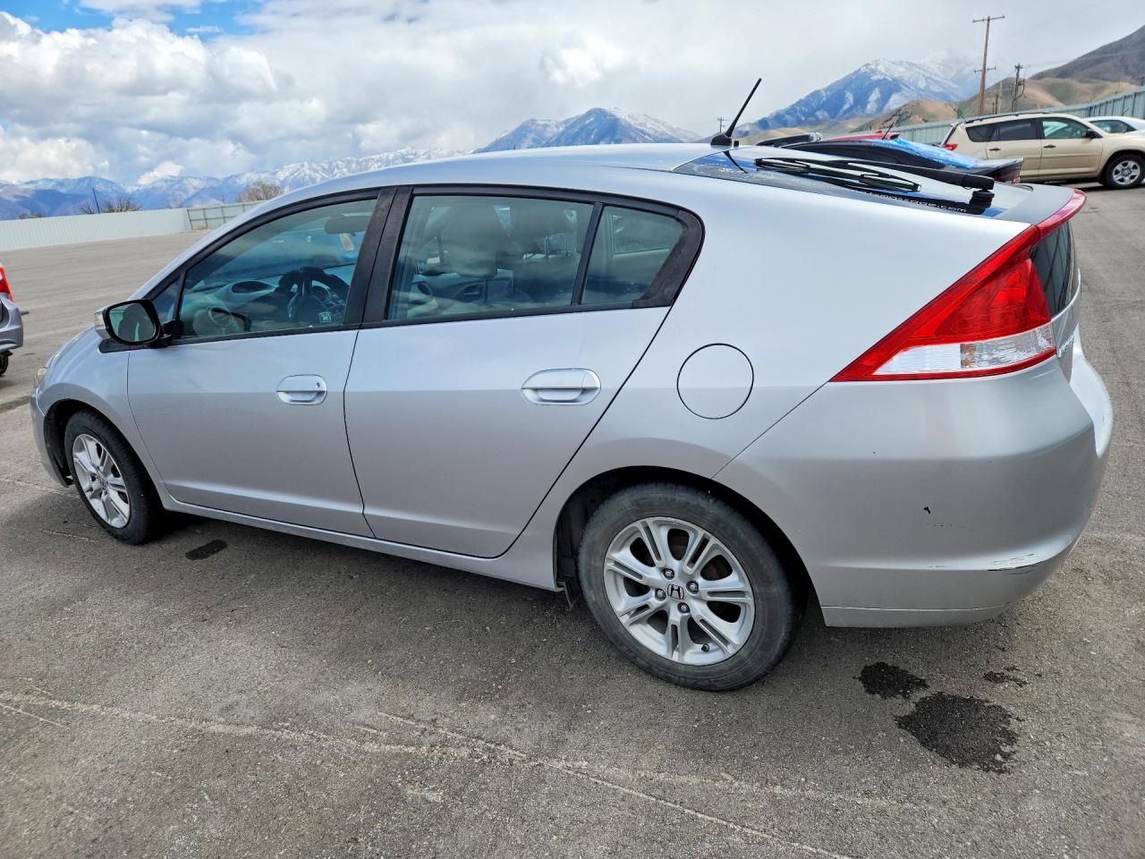 2010 Honda Insight VIN JHMZE2H74AS017880 photo 2