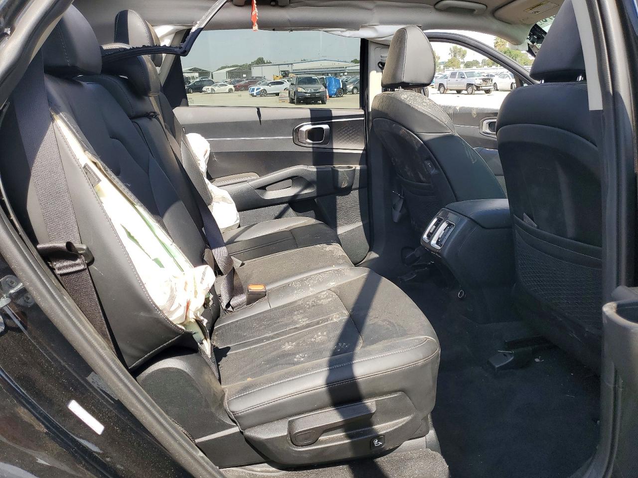 2025 Kia Sorento VIN 5XYRL4JC3SG360178 photo 11