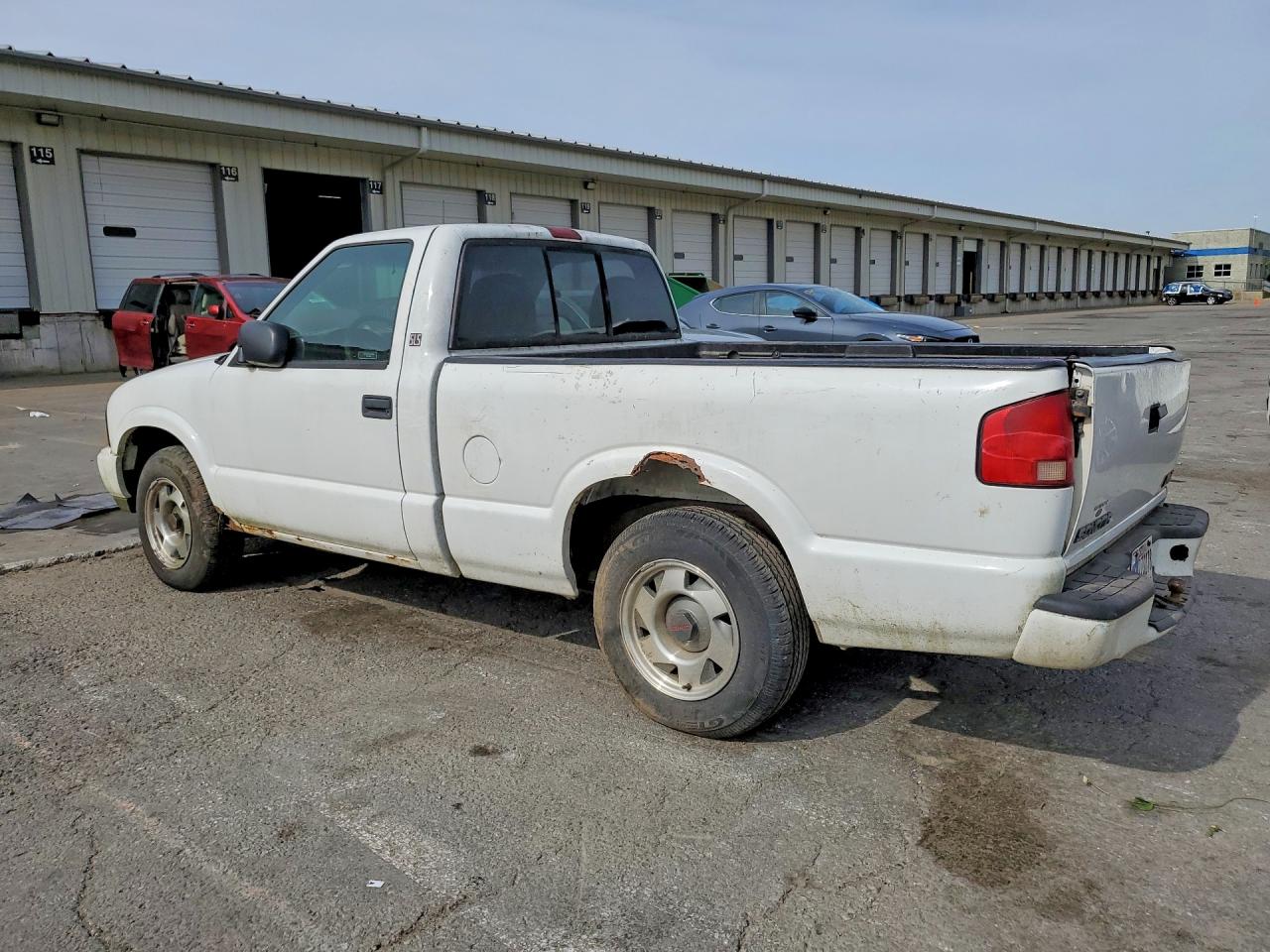 2000 GMC Sonoma VIN 1GTCS1440Y8188283 photo 2