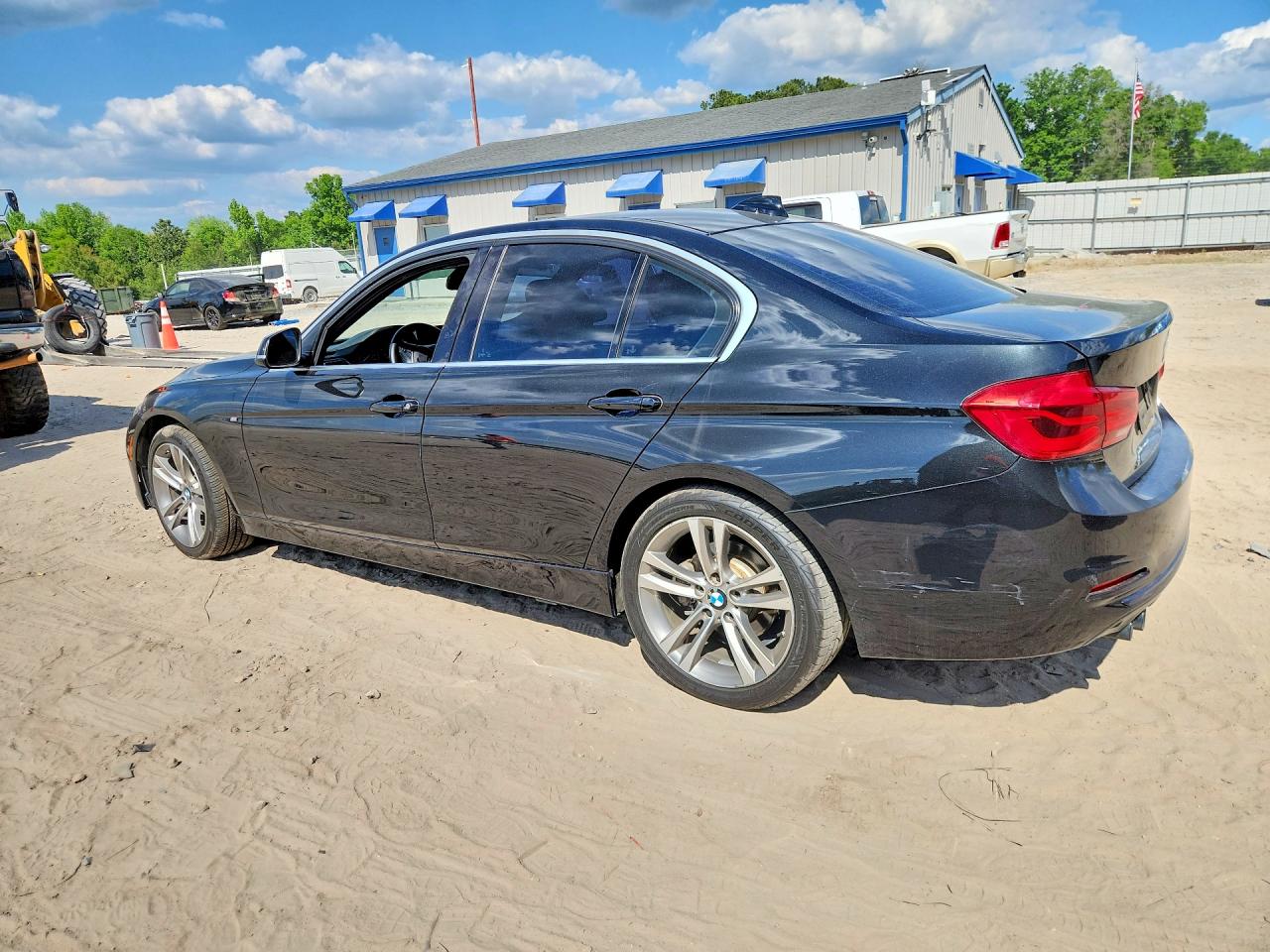 2018 BMW 3 series VIN WBA8B9G50JNU95918 photo 2