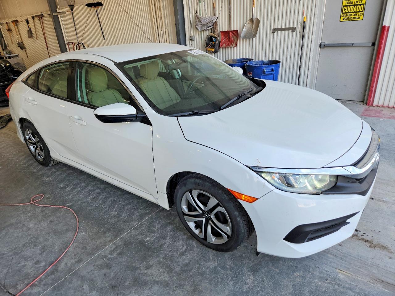 2018 Honda Civic VIN 2HGFC2F57JH586694 photo 4