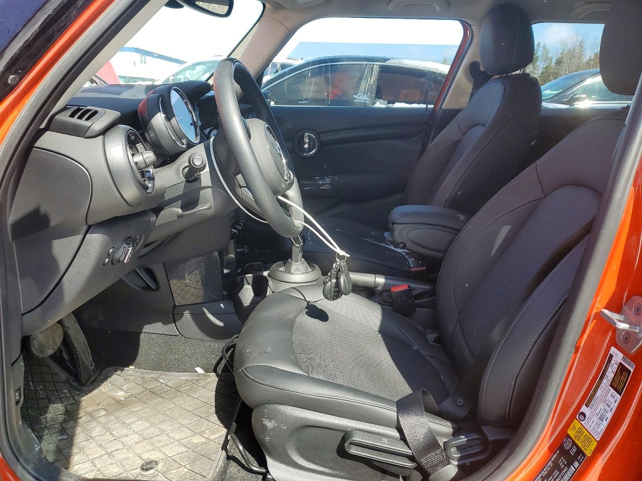 2021 MINI Cooper VIN WMWXU7C08M2P32942 photo 7