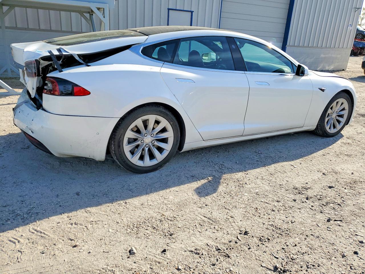 2019 Tesla Model s VIN 5YJSA1E27KF302959 photo 3