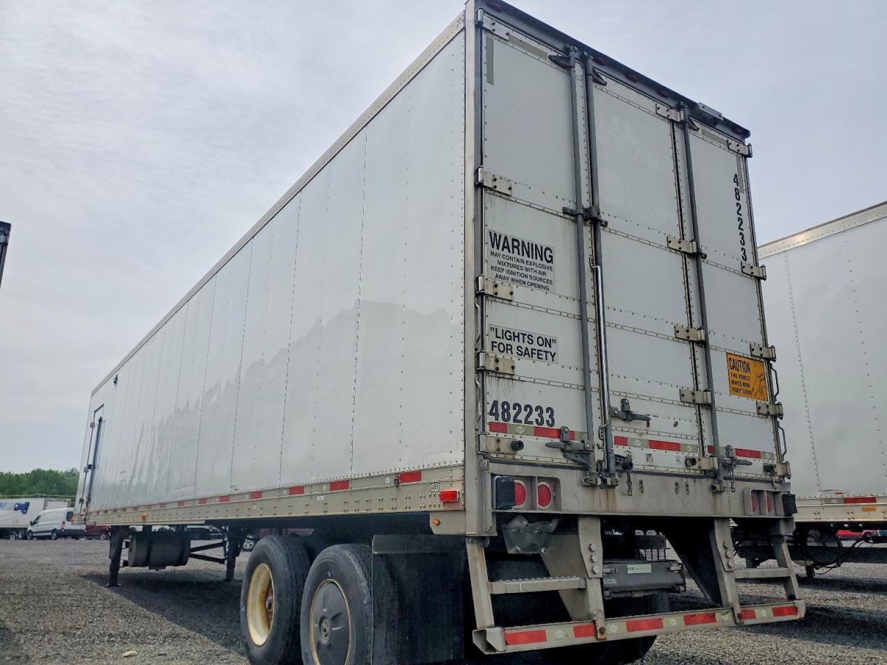 2015 UTILITY All models VIN 1UYVS248XFM408326 photo 3