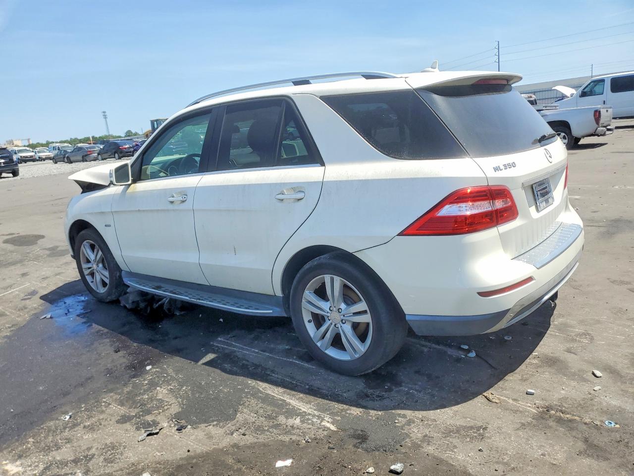 2012 Mercedes-Benz M-class VIN 4JGDA5HB0CA026514 photo 2