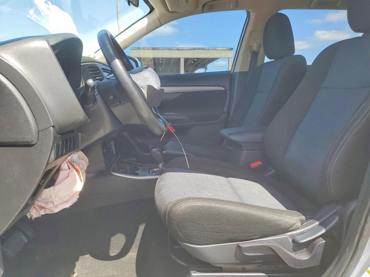 2017 Mitsubishi Outlander VIN JA4AZ2A37HZ015370 photo 7