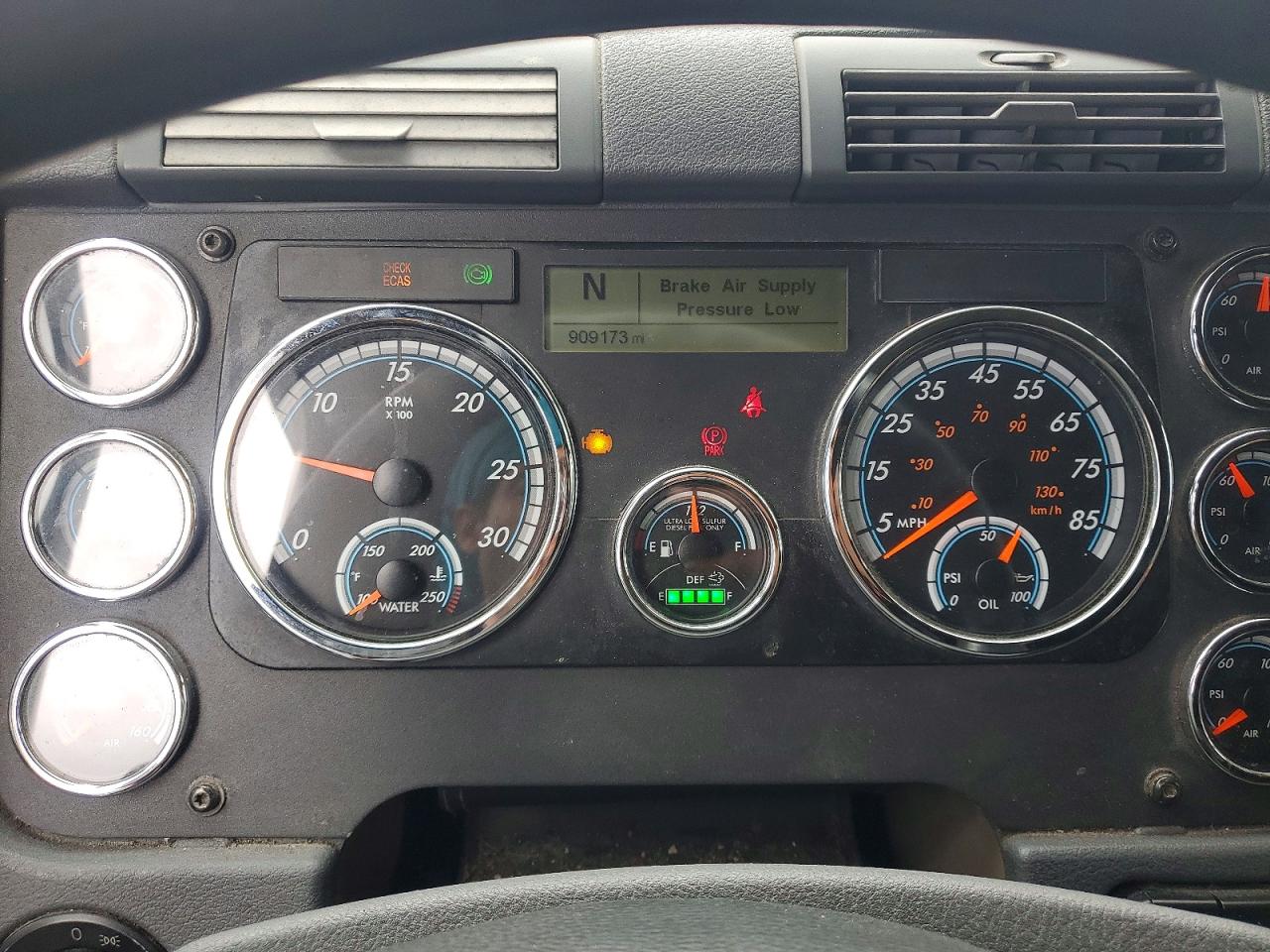 2017 FREIGHTLINER All other VIN 1FUGGLDR4HLJE0619 photo 8