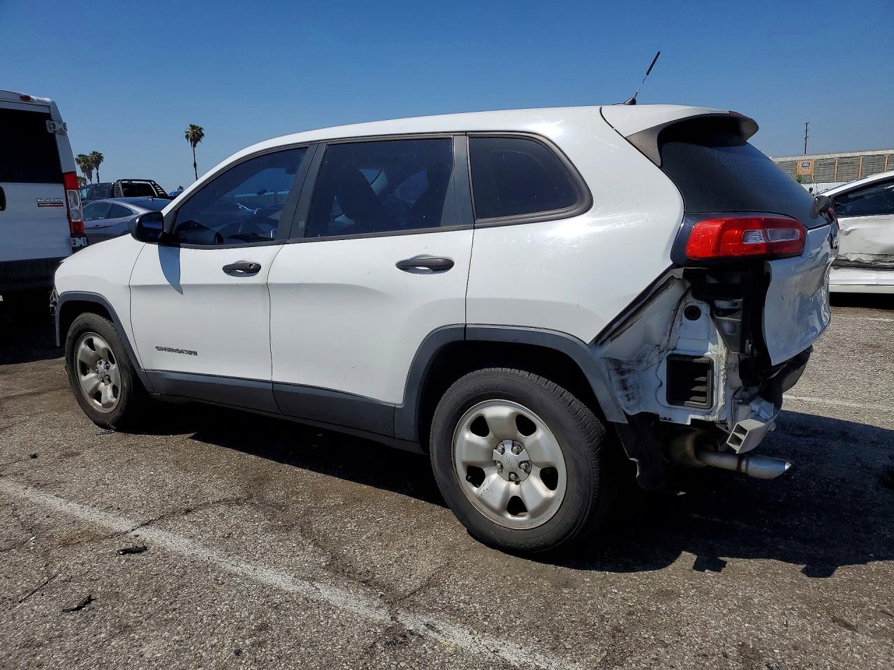 2015 Jeep Grand cher VIN 1C4PJLAB6FW516897 photo 2