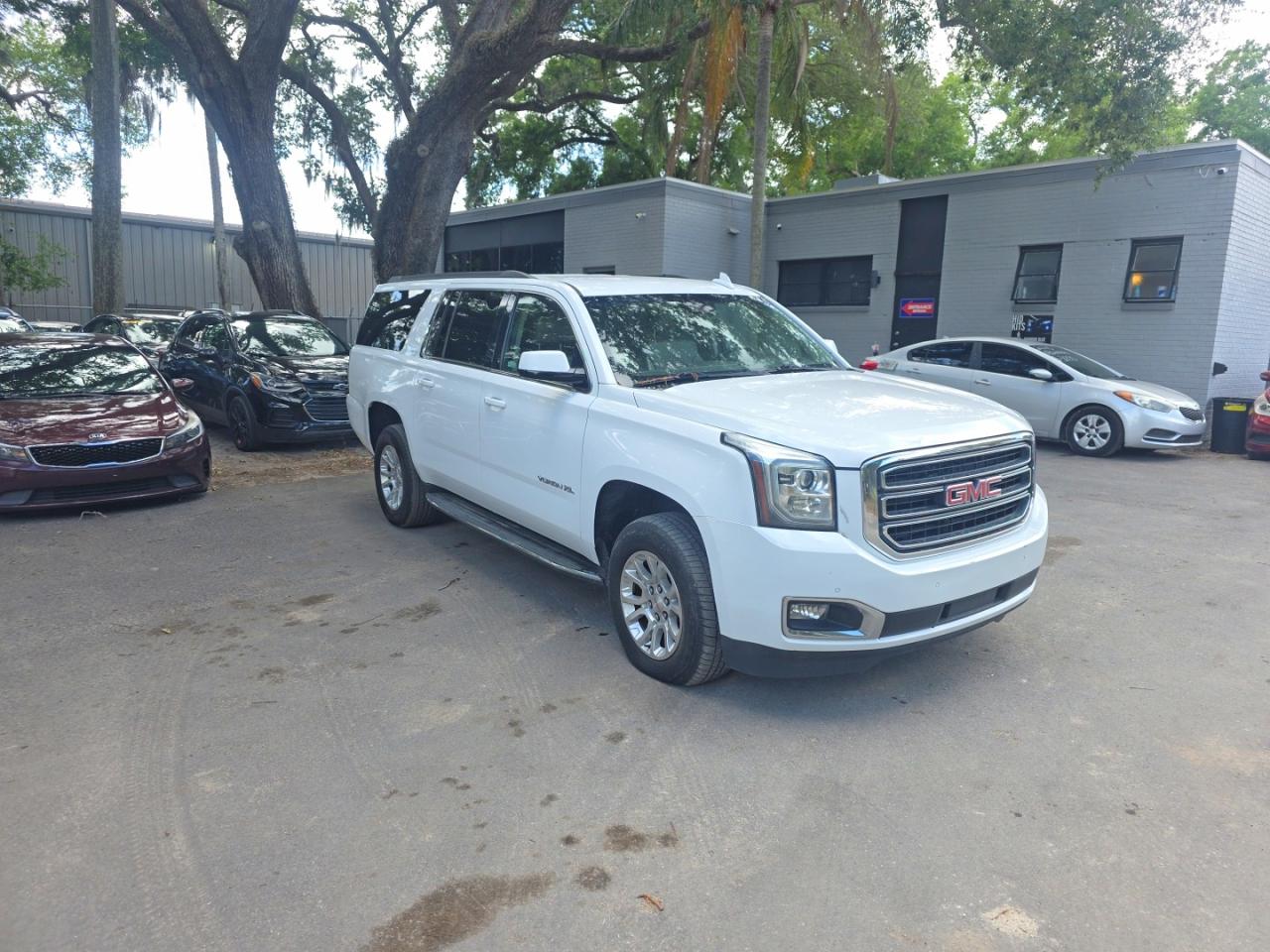 2020 GMC Yukon VIN 1GKS1GKC5LR286809 photo 1