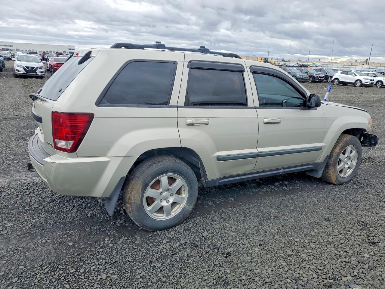 2008 Jeep Cherokee VIN 1J8HR48NX8C243589 photo 3