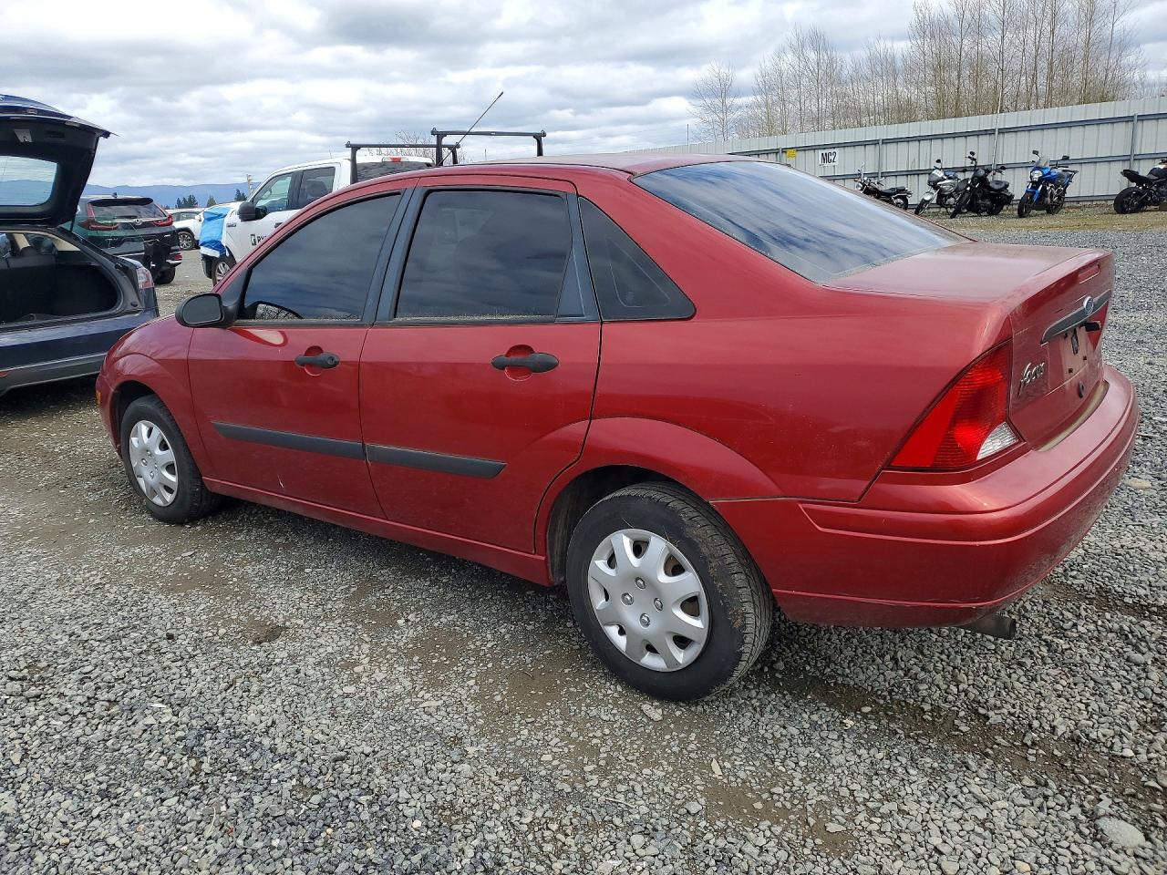 2004 Ford Focus VIN 1FAFP33P14W132192 photo 2