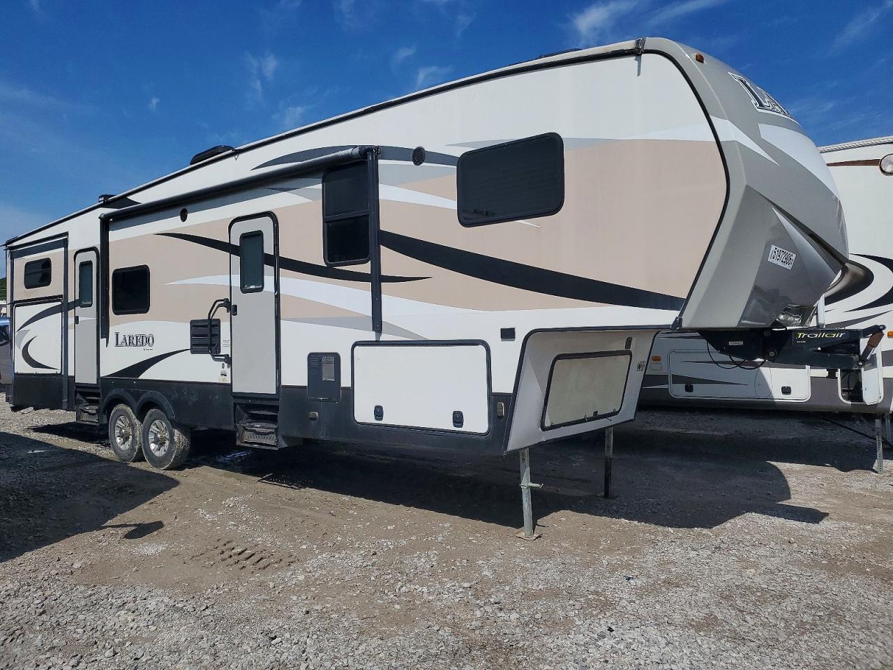 2015 KEYSTONE Laredo ser VIN 4YDF38522FE602336 photo 1