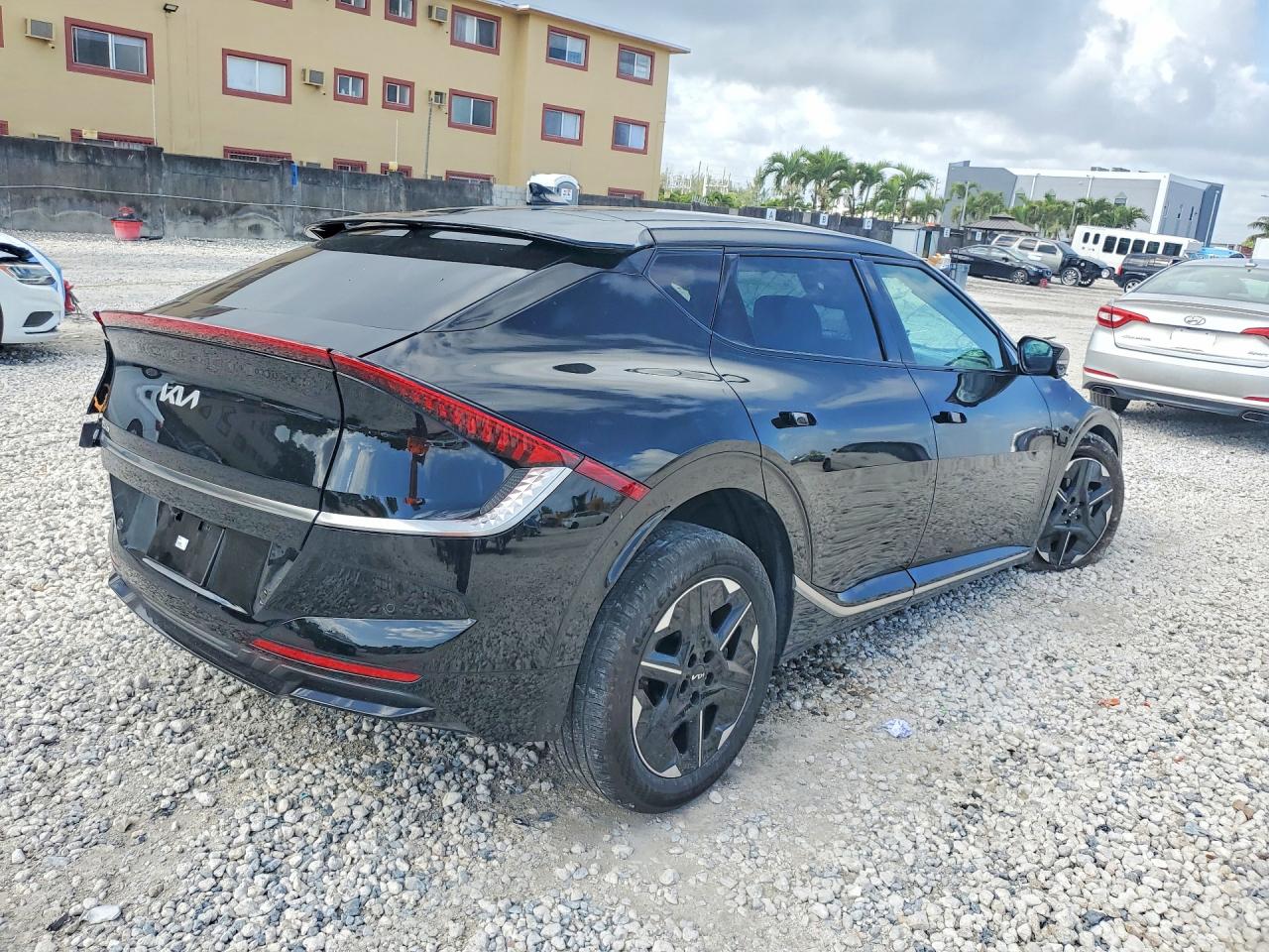 2025 Kia All other VIN 5XYC34JA3SG003152 photo 3