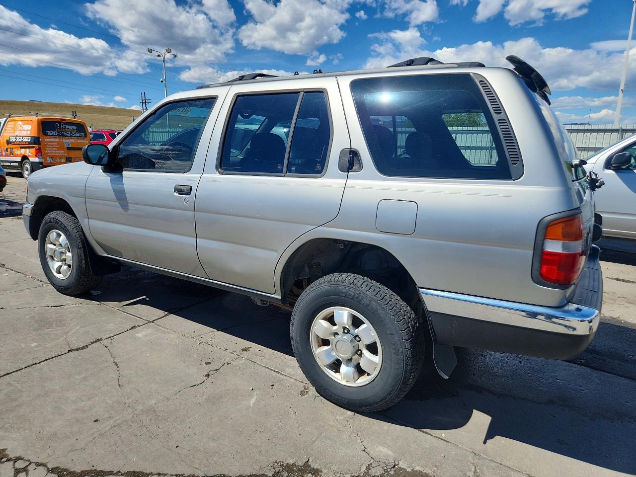 1998 Nissan Pathfinder VIN JN8AR05Y9WW272789 photo 2