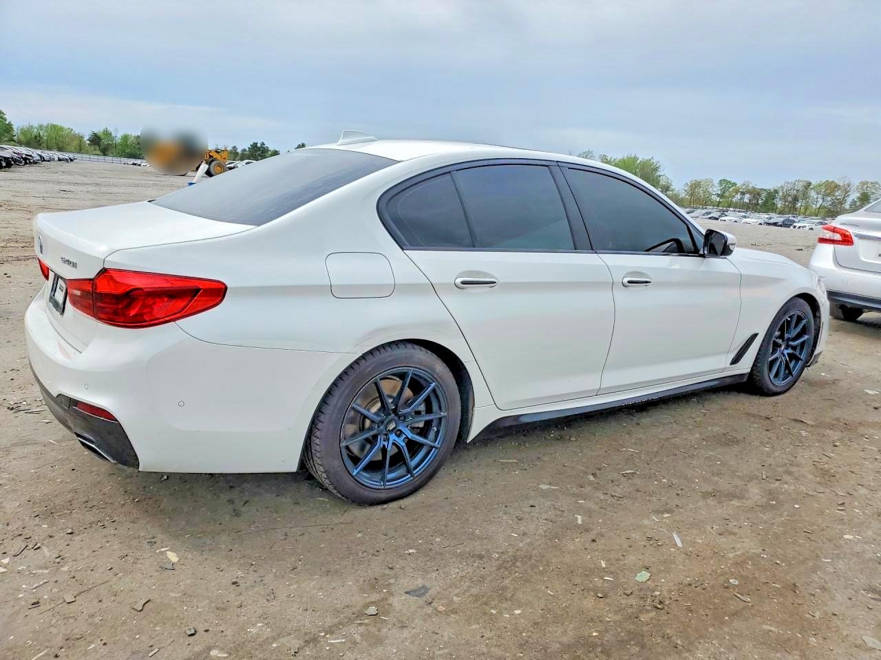 2018 BMW 5 series VIN WBAJE5C57JWA92491 photo 3