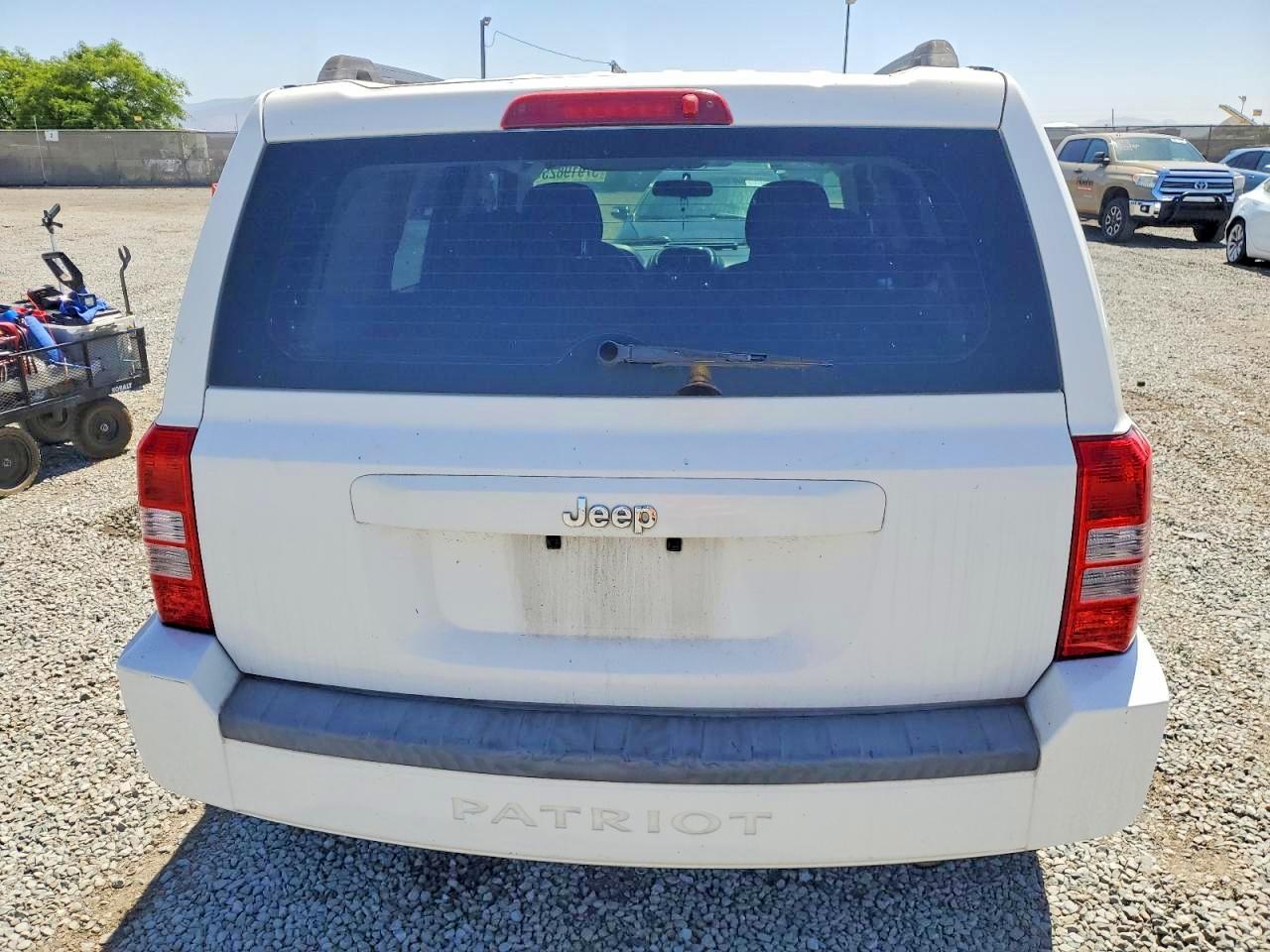2010 Jeep Patriot VIN 1J4NT2GB3AD617655 photo 6