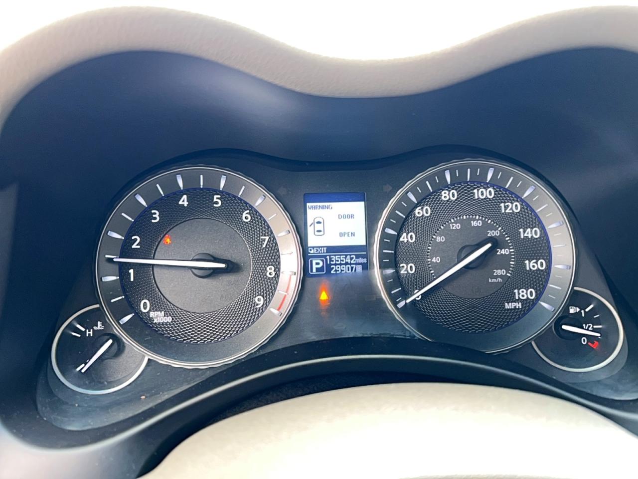 2018 INFINITI Q70 VIN JN1BY1PP0JM330471 photo 8