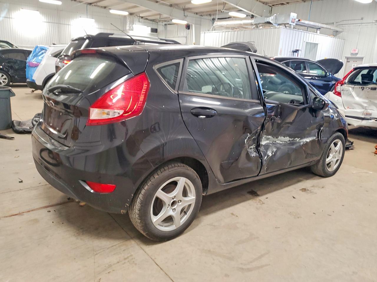 2011 Ford Fiesta VIN 3FADP4EJ1BM129795 photo 3