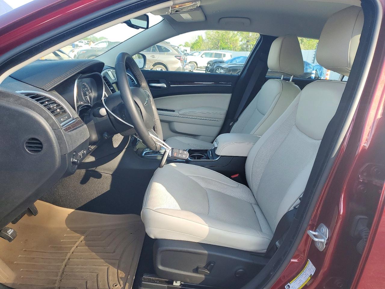 2022 Chrysler 300 VIN 2C3CCADG8NH249266 photo 7