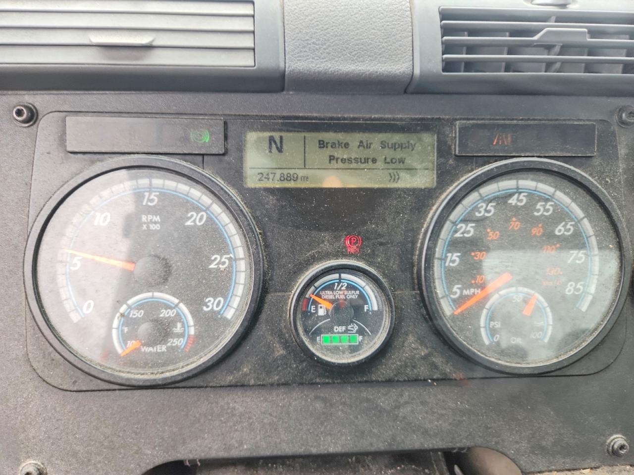 2018 FREIGHTLINER All other VIN 3AKBGADV7JDJU2444 photo 8