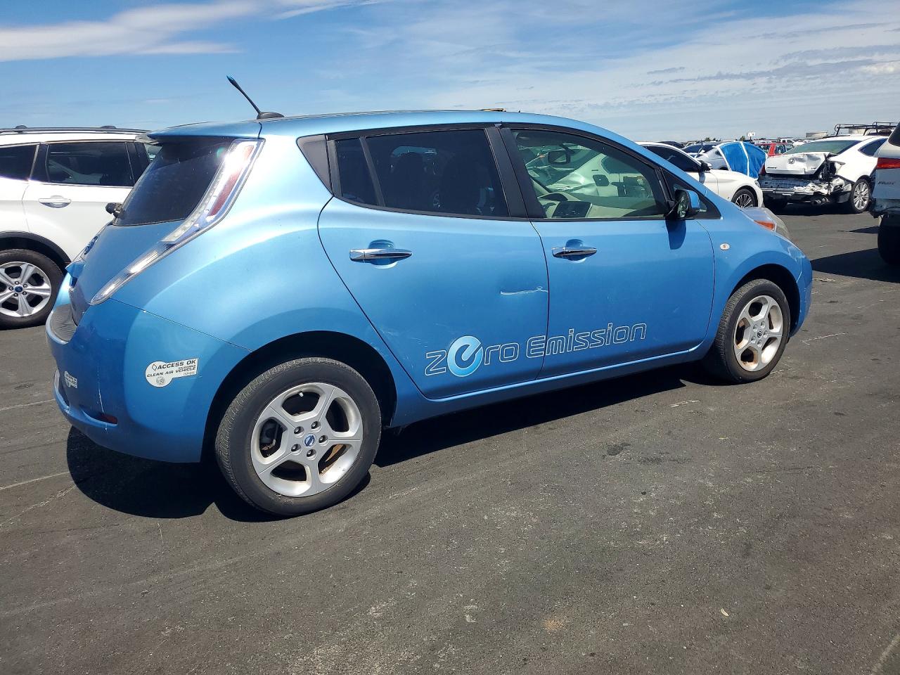2011 NISS Leaf VIN JN1AZ0CP1BT008762 photo 3