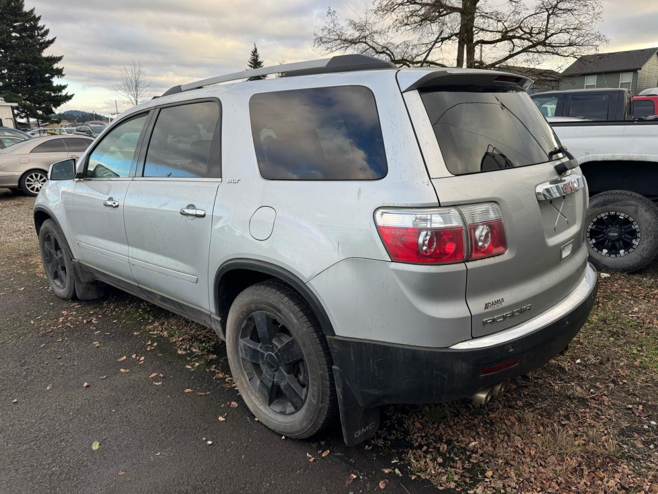 2010 GMC Acadia VIN 1GKLVMEDXAJ173154 photo 3