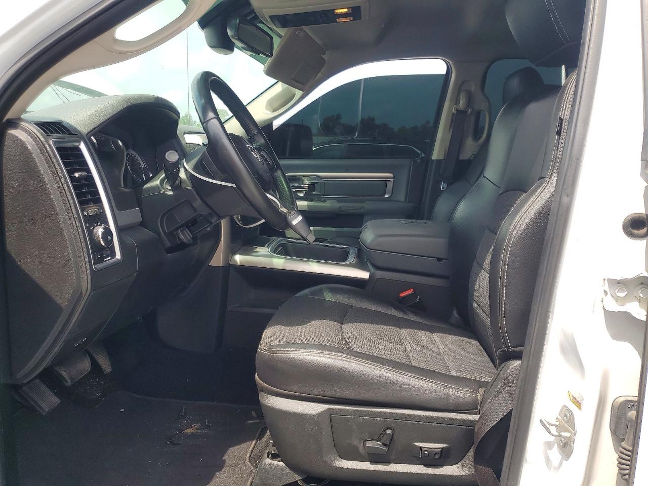 2018 Ram 1500 VIN 1C6RR6LT4JS188301 photo 7