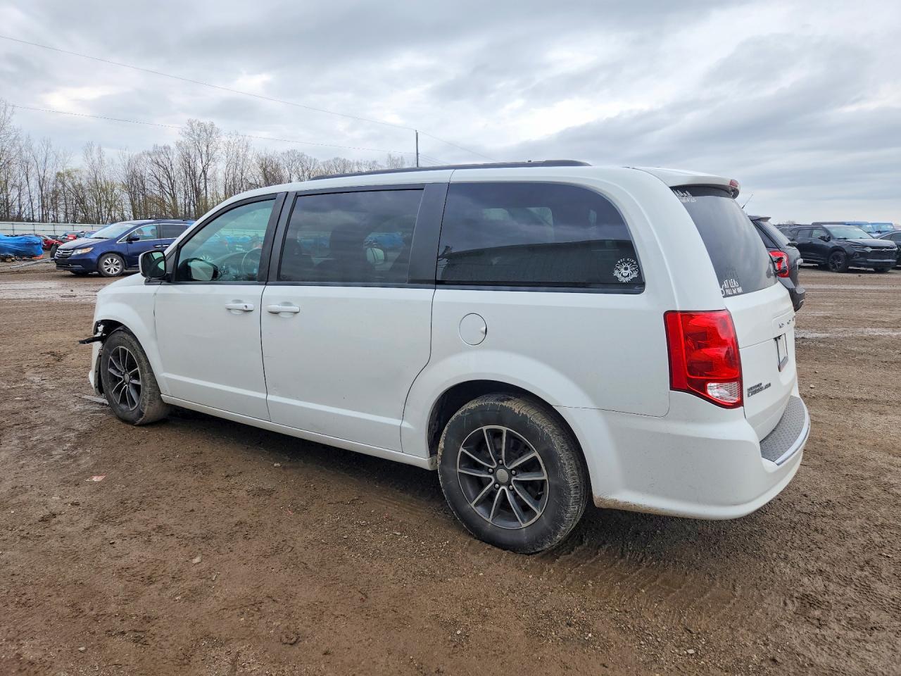 2018 Dodge Caravan VIN 2C4RDGEG3JR336954 photo 2