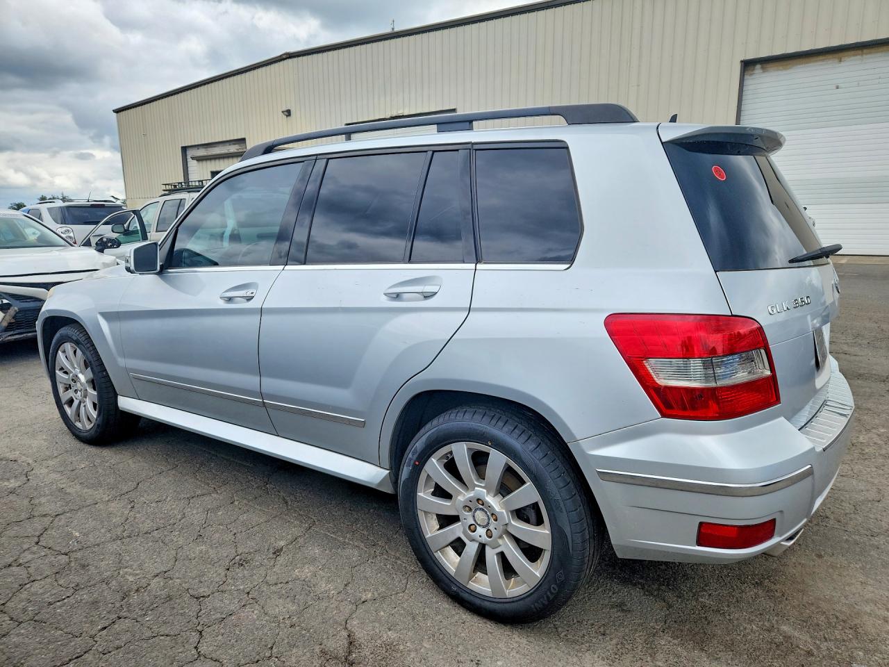 2010 Mercedes-Benz Glk-class VIN WDCGG8HB4AF465758 photo 2