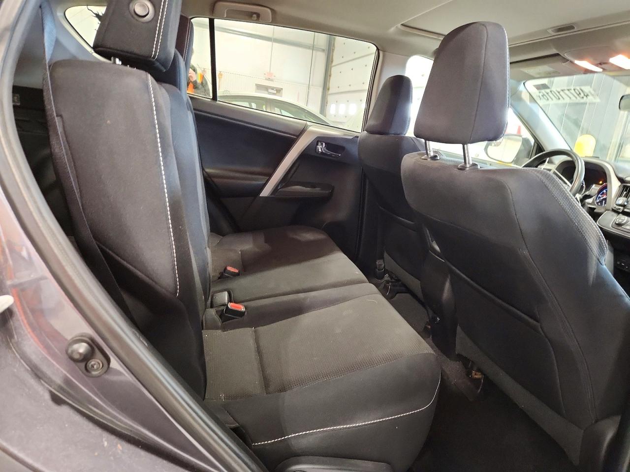 2016 Toyota Rav4 VIN 2T3RFREV3GW451685 photo 11