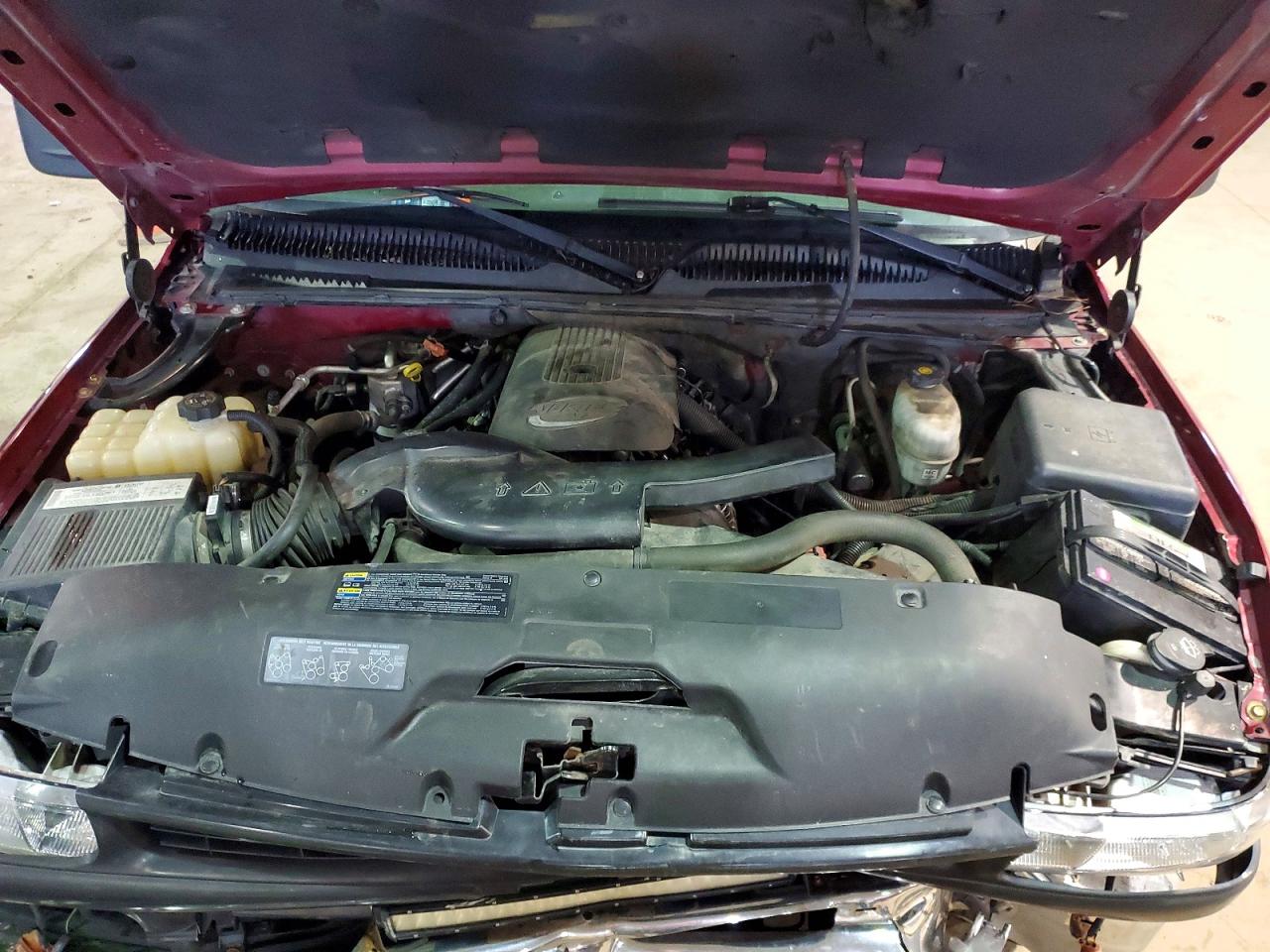 2004 Chevrolet Suburban VIN 3GNFK16Z84G233407 photo 12