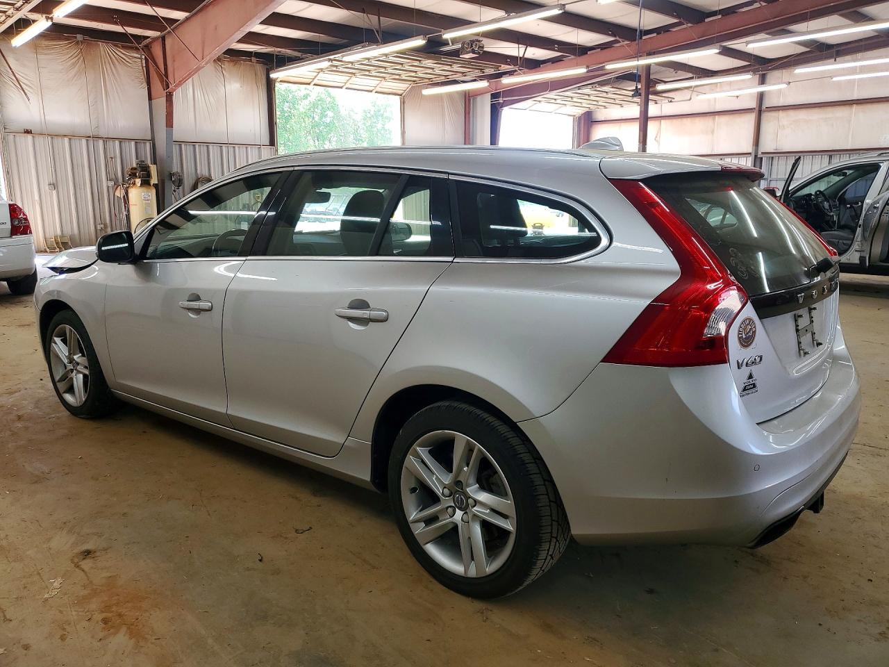 2015 Volvo V60 VIN YV140MEK1F1255062 photo 2