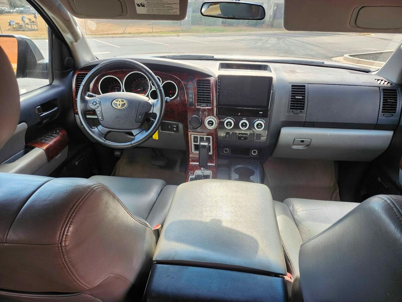 2008 Toyota Sequoia VIN 5TDZY64A88S008023 photo 9