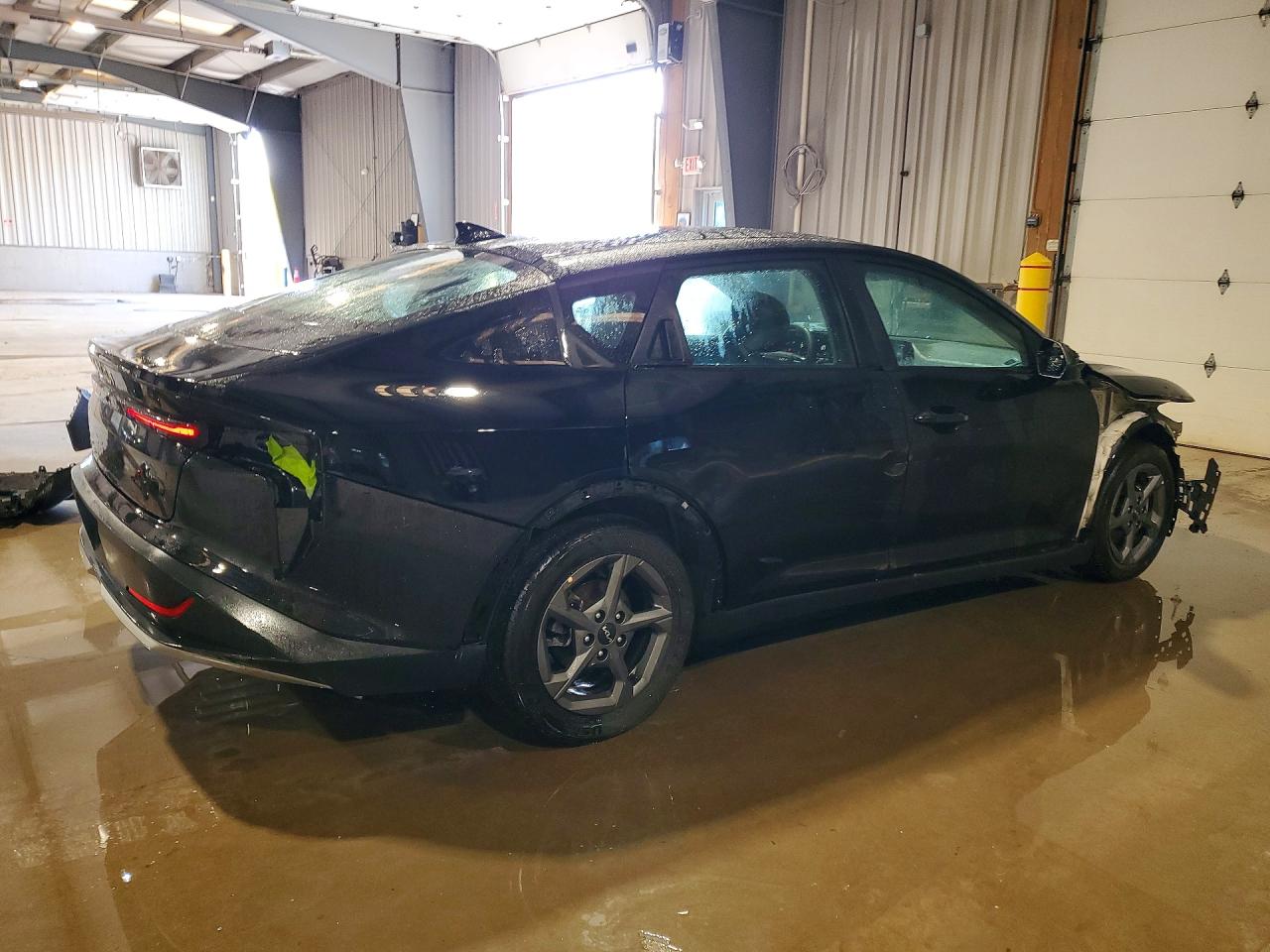 2025 Kia All other VIN 3KPFT4DE4SE100126 photo 3
