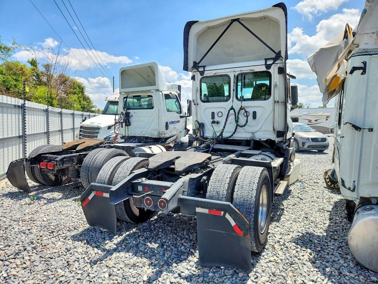 2024 FREIGHTLINER All other VIN 3AKBHSDV8RSVH6295 photo 4