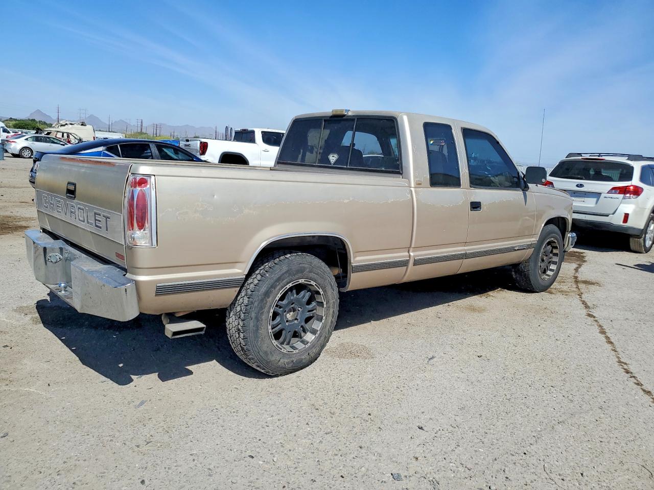 1993 Chevrolet Gmt VIN 2GCEC19K2P1246098 photo 3