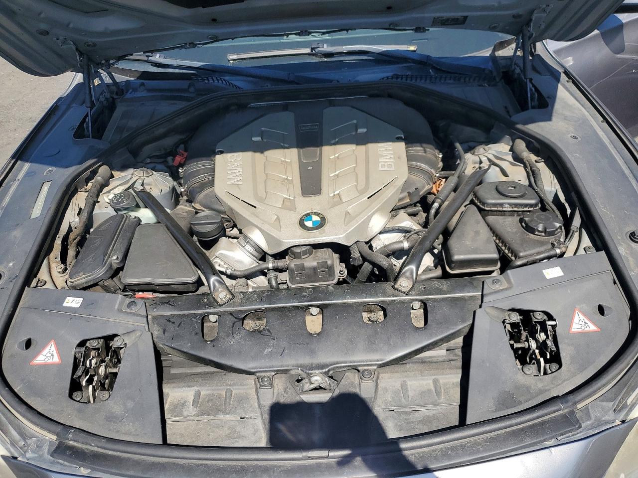 2010 BMW 7 series VIN WBAKC6C58AC393642 photo 11