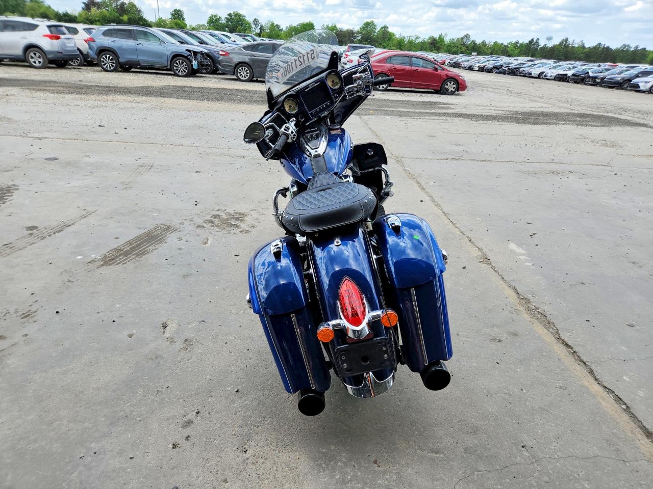 2018 INDIAN Motorcycle VIN 56KTRAAAXJ3358037 photo 4