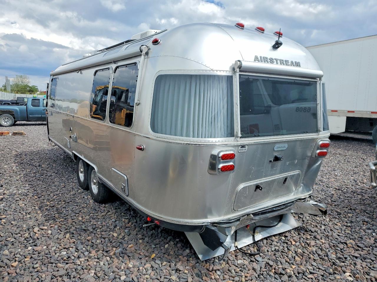 2024 AIRSTREAM Trailer VIN 1STTNYL22RJ572643 photo 3