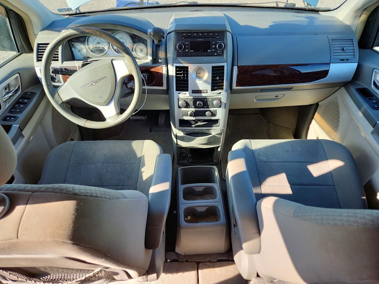 2010 CHRYSLER Minivan VIN 2A4RR5D1XAR285062 photo 8