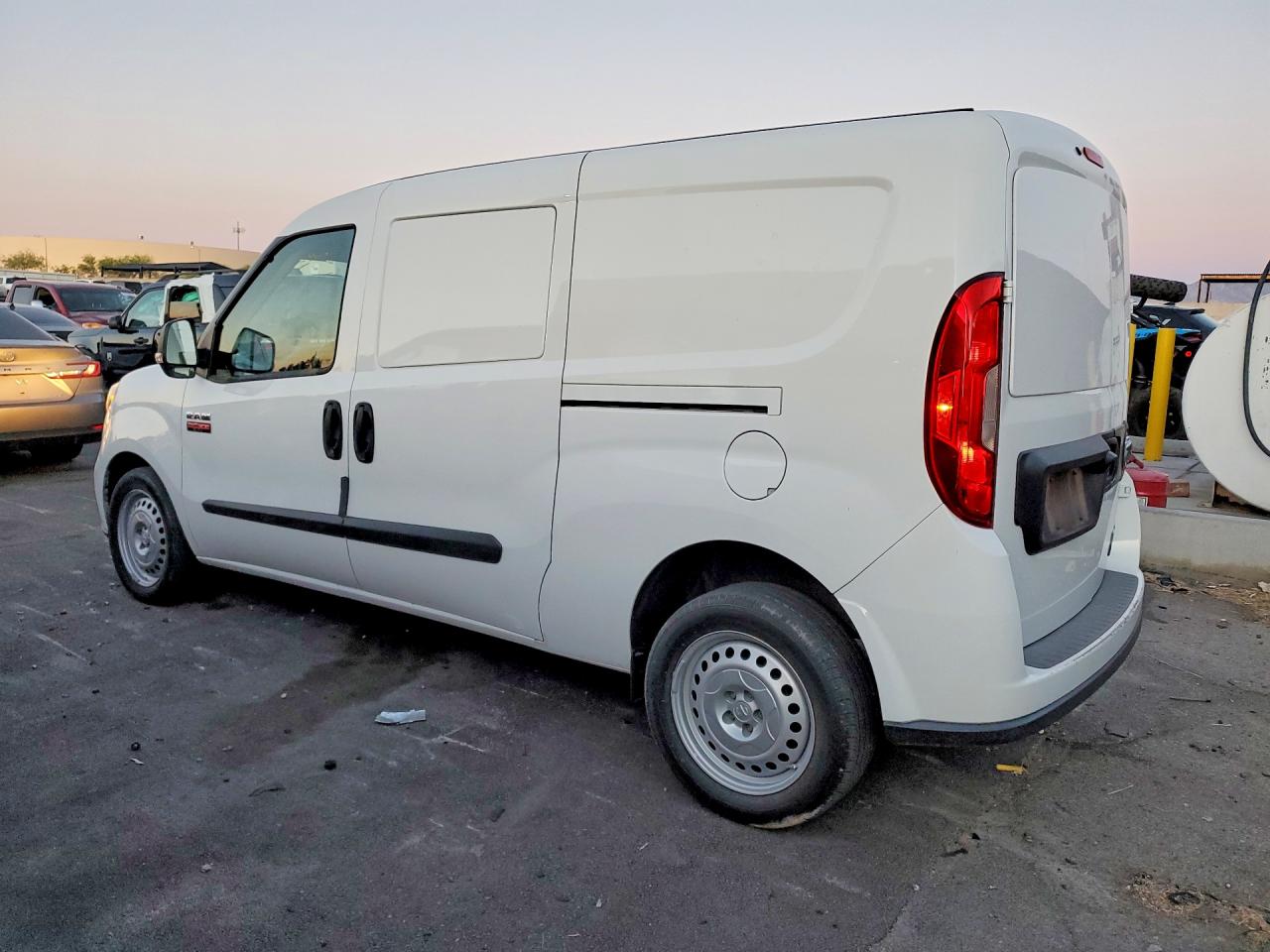 2022 Ram Promaster VIN ZFBHRFAB2N6W60396 photo 2