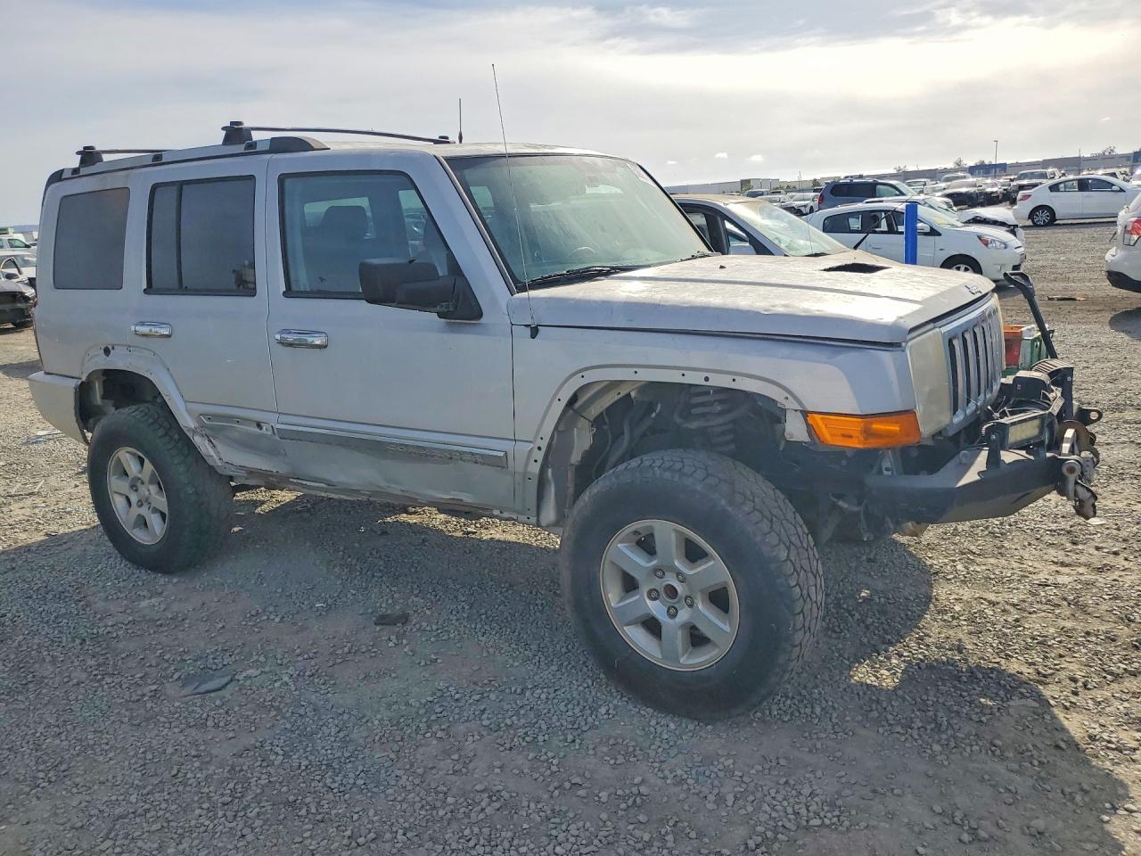 2006 Jeep Commander VIN 1J8HG58256C364173 photo 4