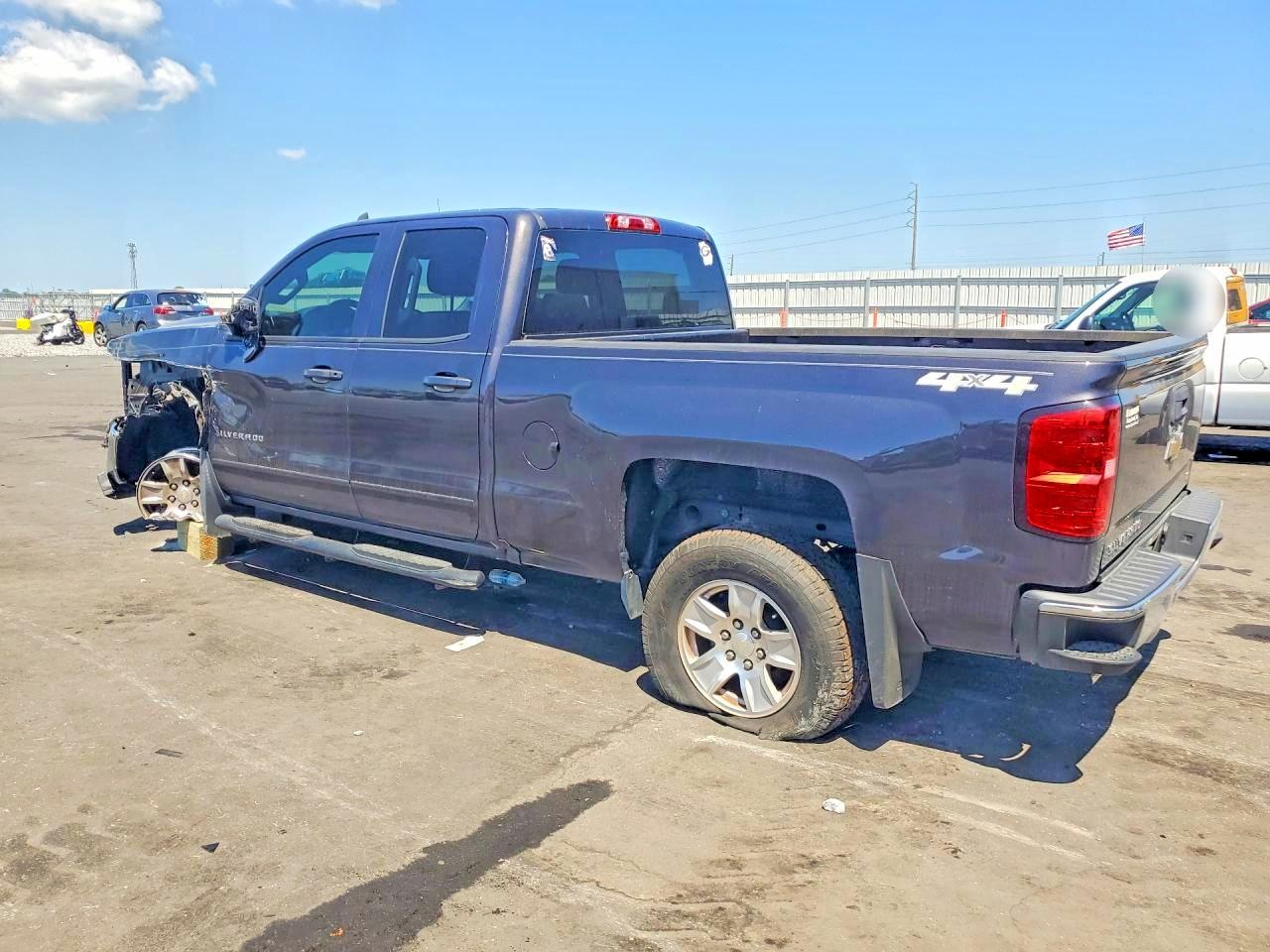 2016 Chev Silverado VIN 1GCVKREH9GZ150567 photo 2