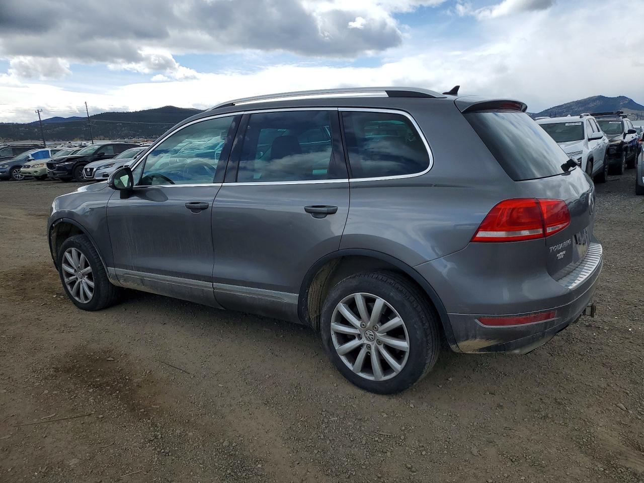 2011 Volkswagen Touareg VIN WVGFF9BP3BD002243 photo 2