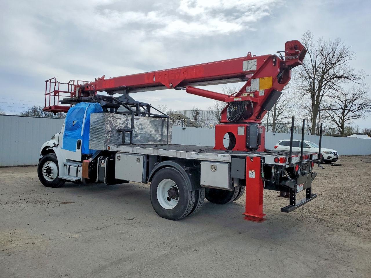 2019 FREIGHTLINER All other VIN 1FVACXFD3KHKF7902 photo 3