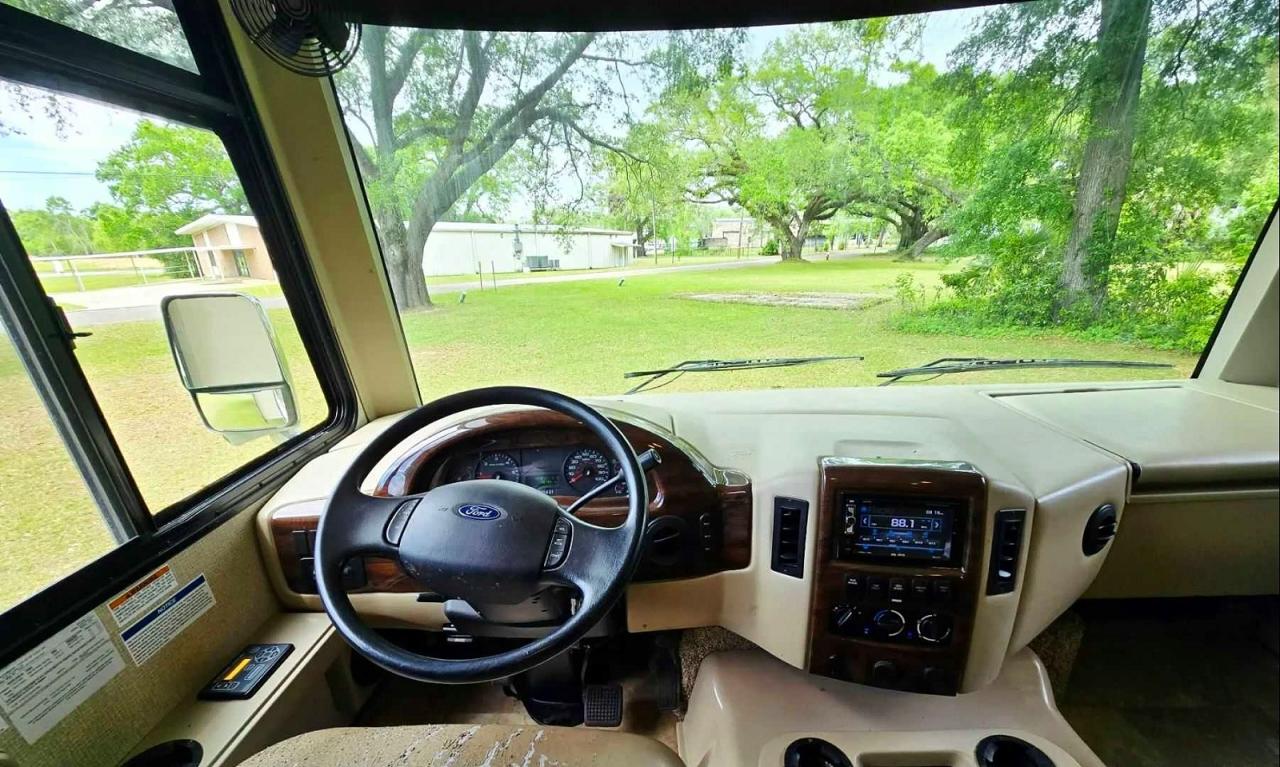 2018 Thor F-ser othr VIN 1F65F5DY8J0A07056 photo 9